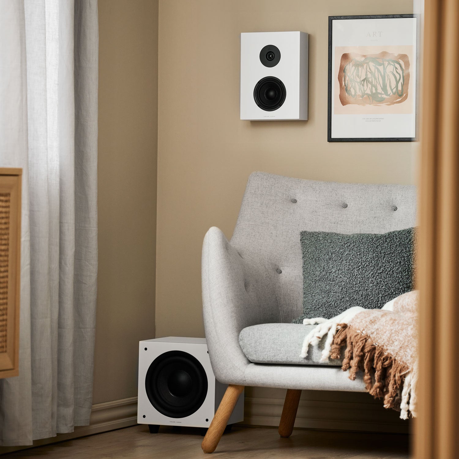 Small form factor sales speakers